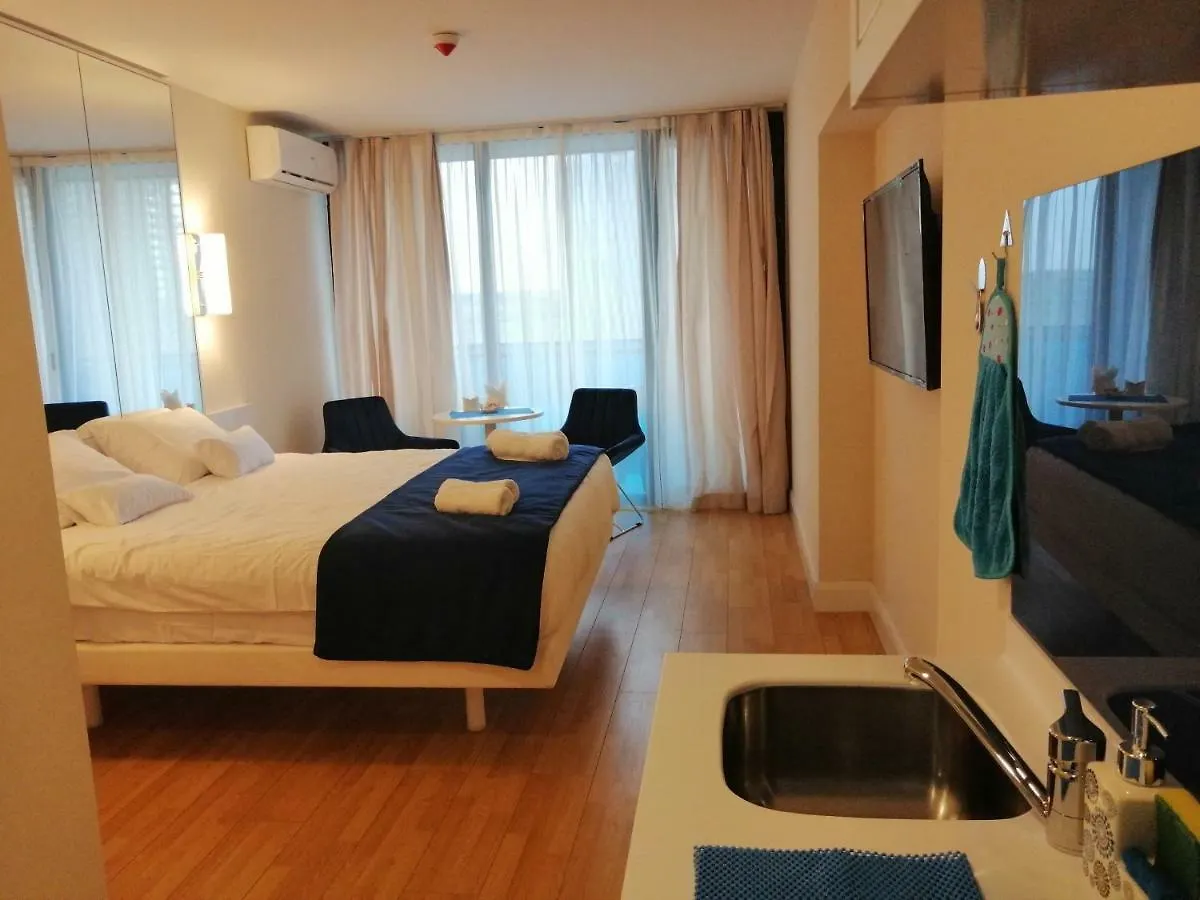 באטומי Orbi City Towers 0*,