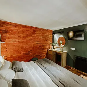 https://split-level-apartment-old-tbilisi.alltbilisihotels.com